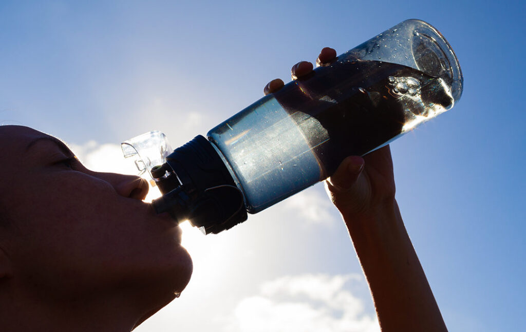 La importancia de beber agua: beneficios de una buena hidratación importancia de beber agua para mantener una buena hidratación