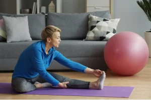 Ejercicios para personas con hipertensión durante una rutina de actividad física moderada